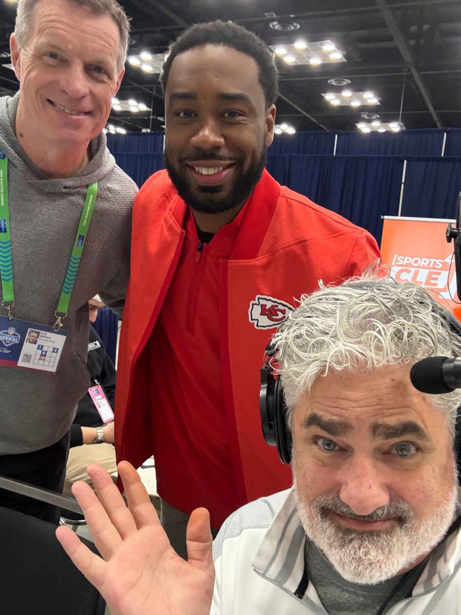 PAOnTheMic's tweet photo. Heeeeyyyy it’s old friend ⁦@GabeAHenderson⁩ now sporting the colors of the Kansas City Chiefs. 
Love u buddy, &amp; he says “hello” Minnesota and also to ⁦@madproducer1⁩. Love you, buddy. https://t.co/M1QNF3gcBH
