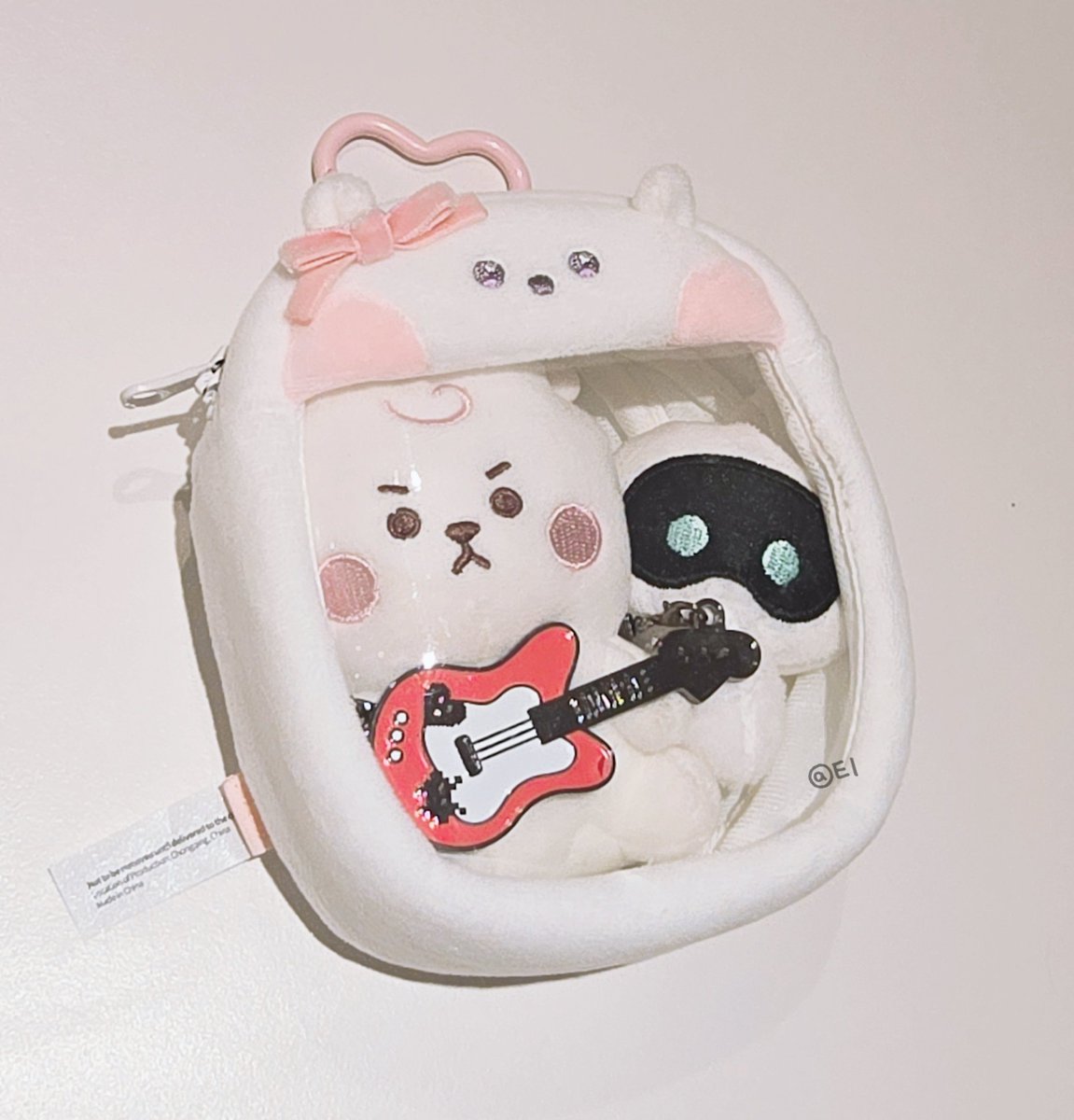 RJ 미니니 백참 파우치 왕크왕귀🎀🩷
진짜 심장아프게 귀엽따
#JIN