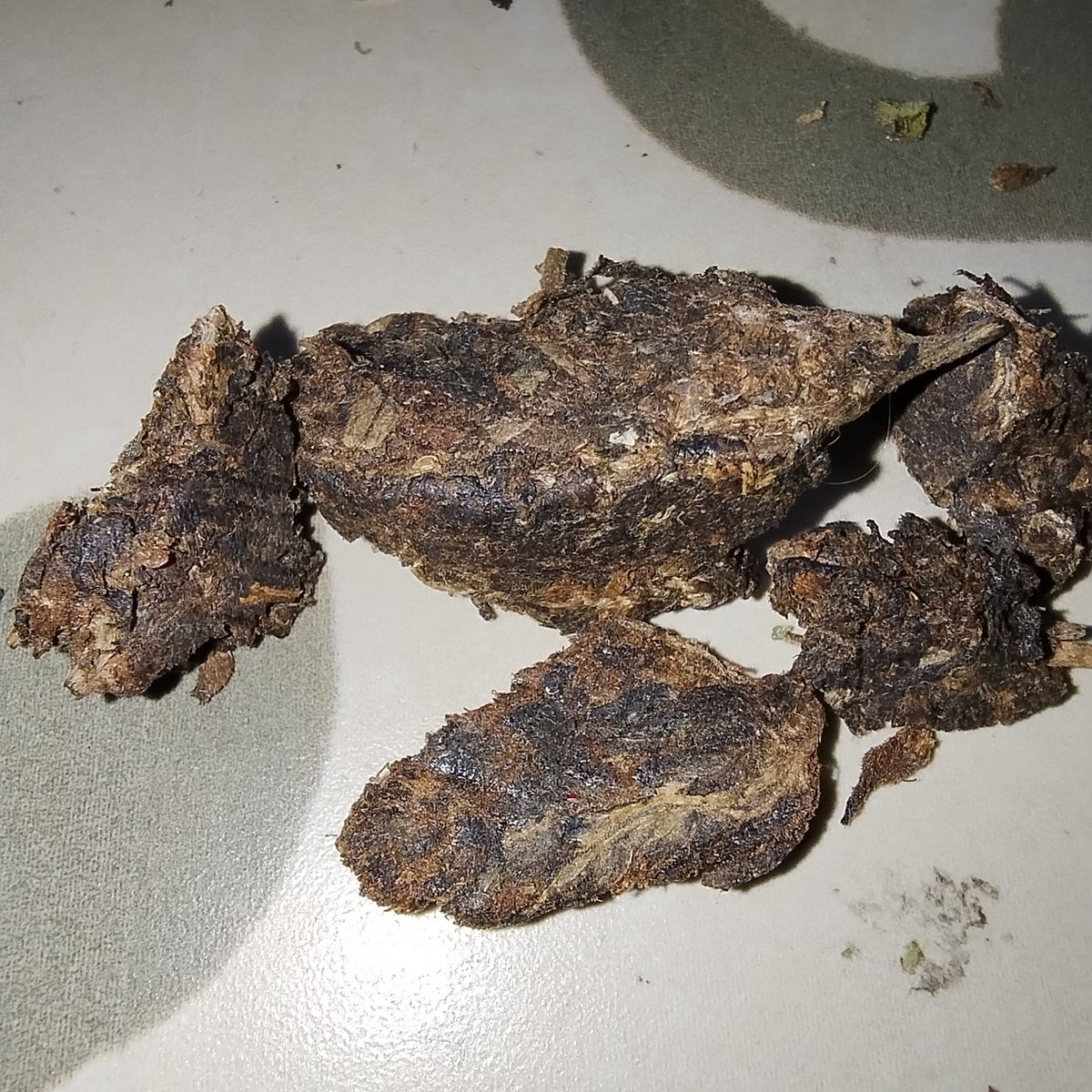 Malawi style Cob cured sativa.
This is something truly special and rare. It takes a full year to cure weed this way!
The seedless buds are tightly packed into banana leaves, then sealed and buried. It's allowed to fully ferment until the resin literally turns to hash!
Beautiful💚