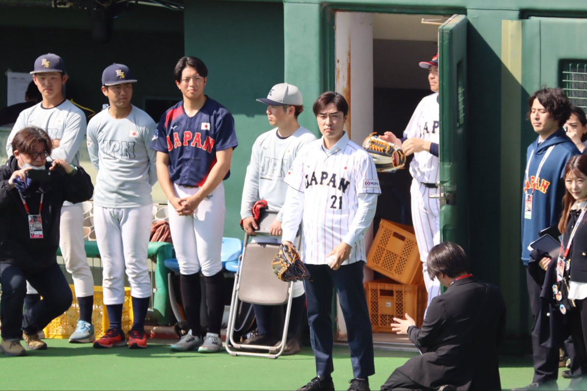 sb_enik's tweet photo. 和田さんの始球式⚾️
バッターギータ、
キャッチャーマッチは
我得すぎた😂😂
2026.2.22 ひなたサンマリンスタジアム
#柳田悠岐　#和田毅 https://t.co/PnAwWJI5GR