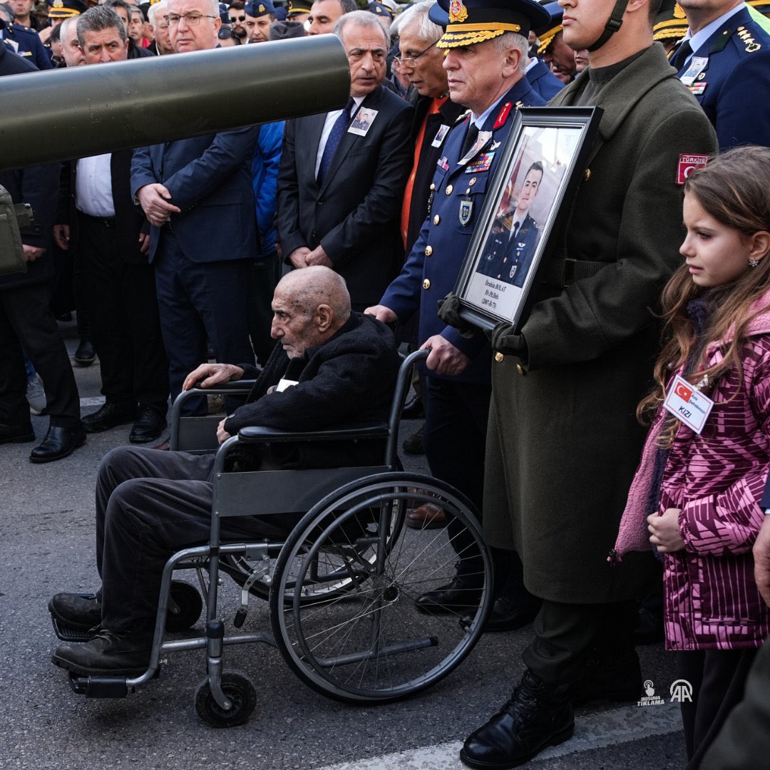 Şehidimiz İbrahim Bolat'ın babasının oğluna son vedası…