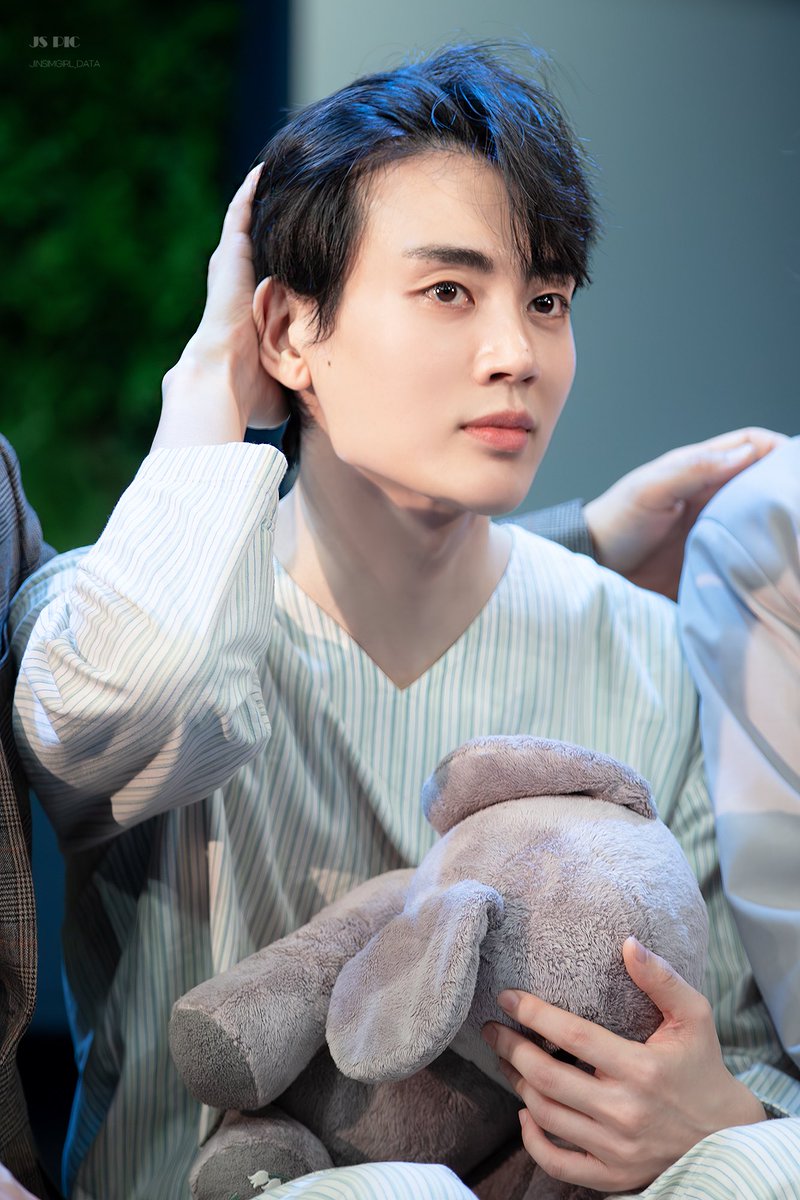 260225 엘리펀트 송 포토타임 
마이클 ㅣ 김지온

“멋진 포즈 해주세요”