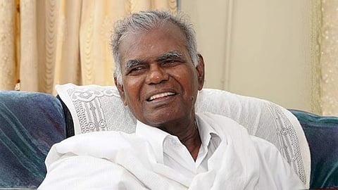 Muji_kallai's tweet photo. "த��ழர் நல்லகண்ணுவின் மறைவு ஈடு செய்ய முடியாத பேரிழப்பு.

அவரை இழந்து வாடும் அவரின்  கட்சி தோழர்களுக்கு என் சார்பில் அனுதாபங்களை தெரிவித்து கொள்கின்றேன்"
தமிழ்நாடு மஜ்லிஸ் கட்சியின், முன்னால் இணை பொதுச்செயலாளர் கல்லை முஜிபூர்ரஹிமான்.
#NallaKannuPassedAway 
#NallakannuRIP https://t.co/40xAYnwjJm