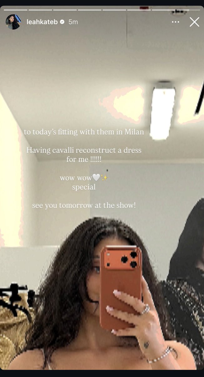 LeahCrave_'s tweet photo. Leah Kateb will be attending the Roberto Cavalli fashion show in Milan ✨ #MFW26 #LeahxMFW26 https://t.co/RmzSAc0Csq
