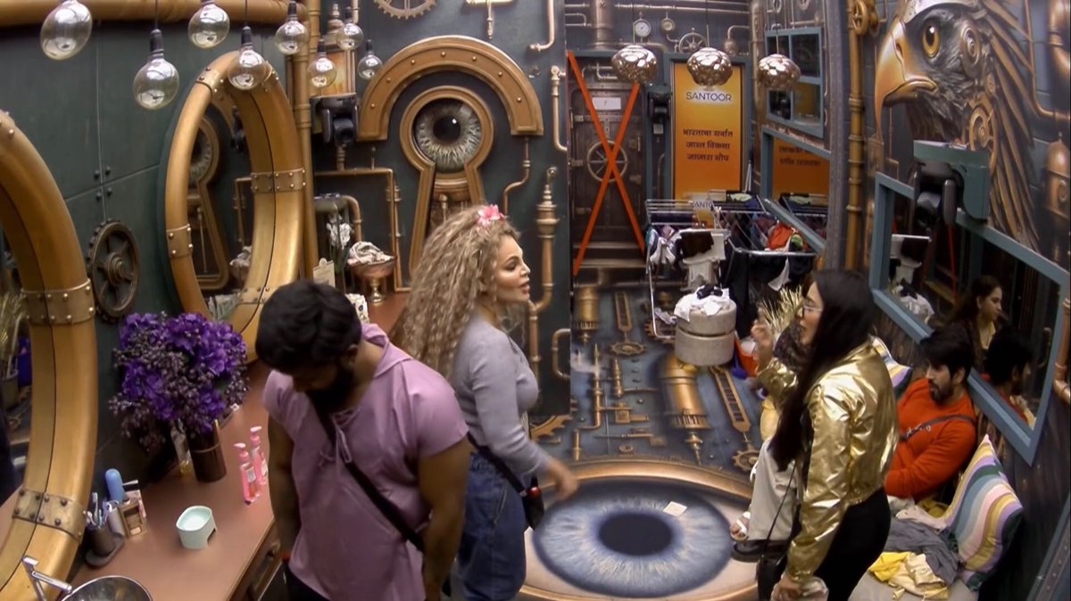Rakhi was being logical. 

If she wants to be in bronze ration card, then why she is in Captains room ? And why she is making it difficult for others when there is only one toilet.

#BiggBossMarathi6 #BBM6 #BiggBossMarathi