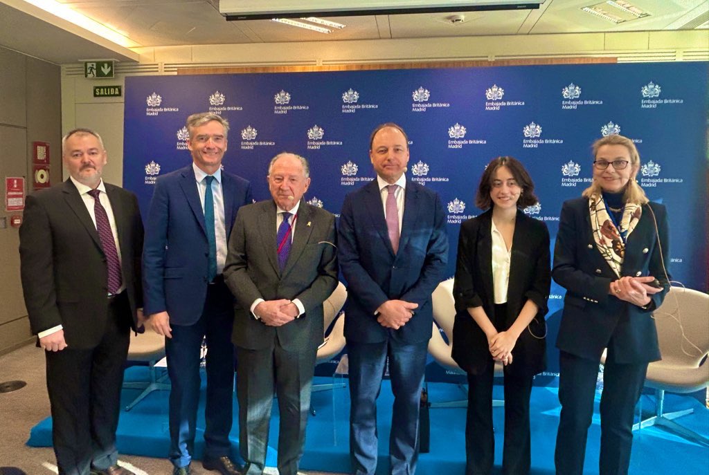 Alex Ellis tweet media