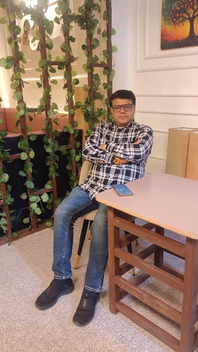 #ज़िंदगी_का_सफ़र_मानो_तो_मौज_है।।
#वरना_समस्या_तो_रोज_है।।