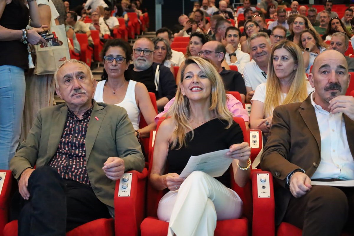 UGT_Comunica's tweet photo. 🤝 #UGT expresa su gratitud a la vicepresidenta segunda del Gobierno y ministra de Trabajo por su contribución al diálogo social y a la mejora de las condiciones laborales

La Unión General de Trabajadoras y Trabajadores quiere trasladar públicamente su reconocimiento y gratitud a la vicepresidenta segunda del Gobierno y ministra de Trabajo y Economía Social, Yolanda Díaz, tras el anuncio de que no volverá a encabezar las listas del espacio político situado a la izquierda del PSOE

🔗 Léelo https://t.co/gSvViMiYPo