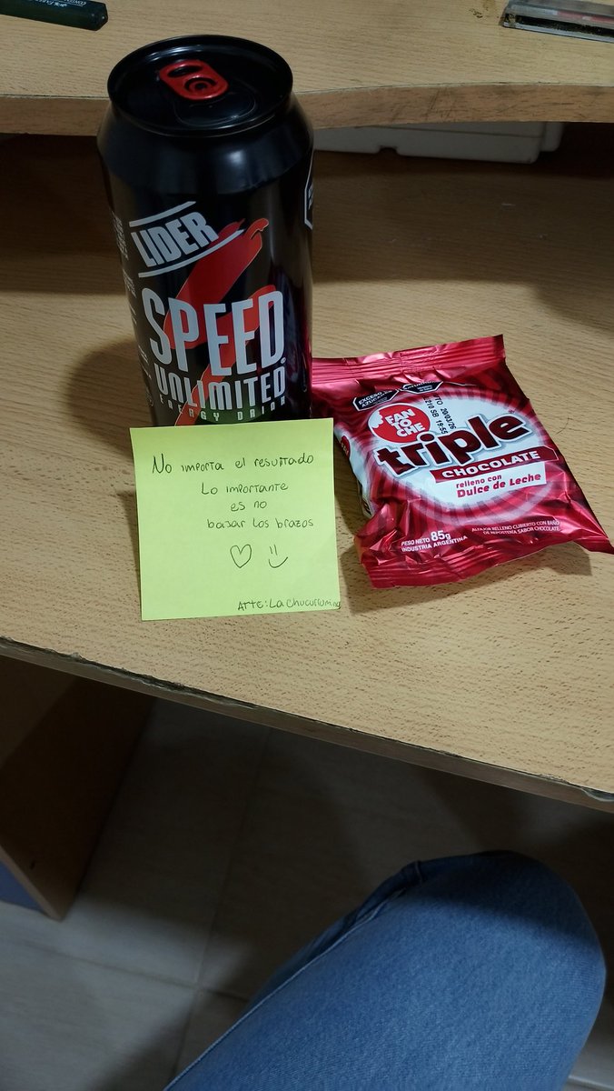 Frandelolio's tweet photo. Nada más lindo que volver de rendir un parcial difícil y que tú novia y hermana te den esto 🥺🥺❤️‍🩹 https://t.co/Kj7gIa3rjq
