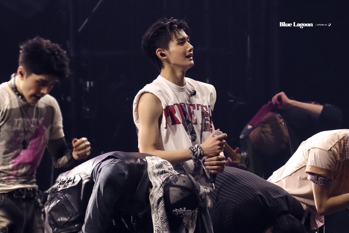 𝑩𝒍𝒖𝒆 𝑳𝒂𝒈𝒐𝒐𝒏 tweet media