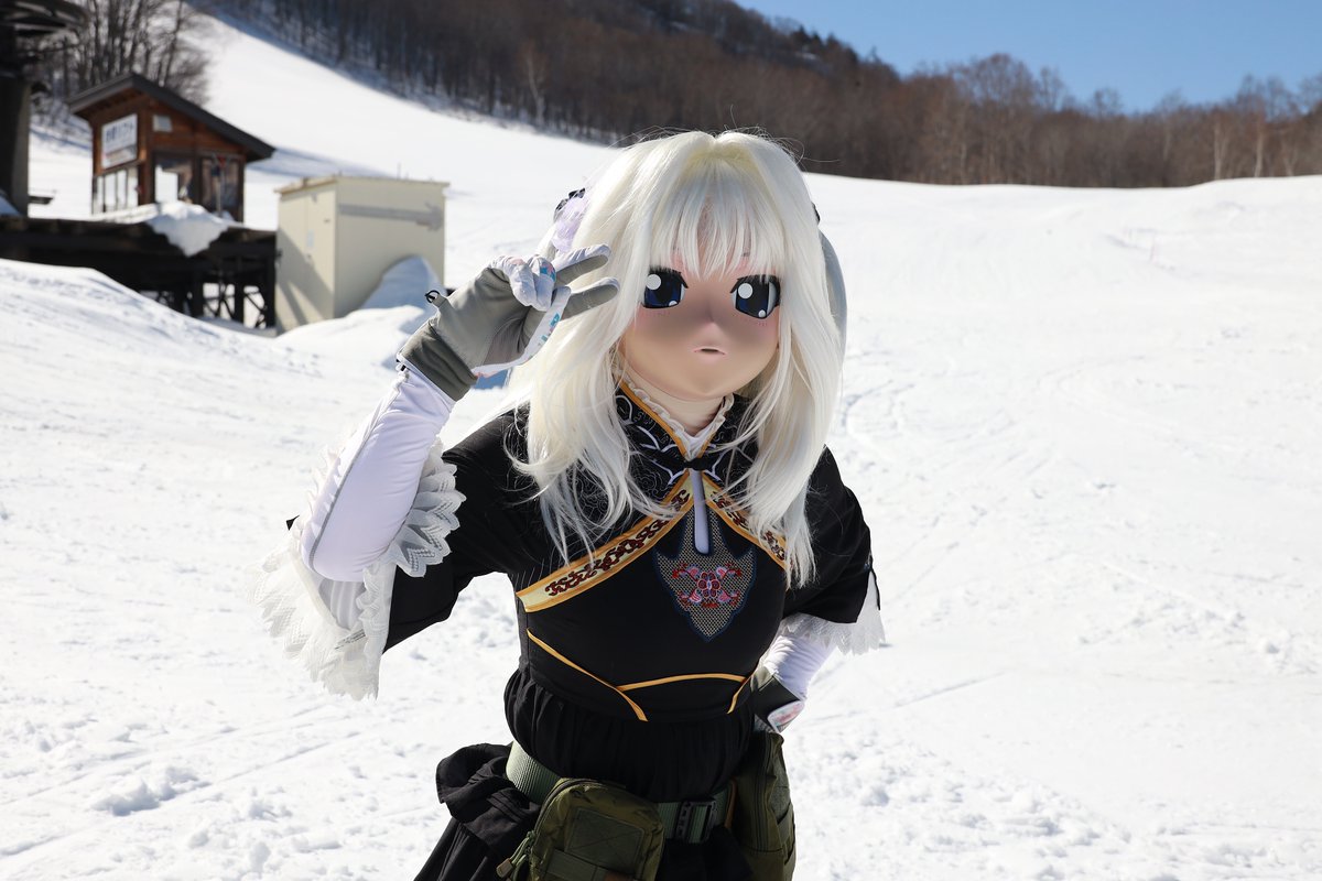 そんな2月の夏日の前日は、スキーの訓練をしていたわ。訓練というか、正直ほぼレジャーだけど。

#だいくらスキー場

photo: <a href="/UzumeAyaka/">うずめあやか</a>