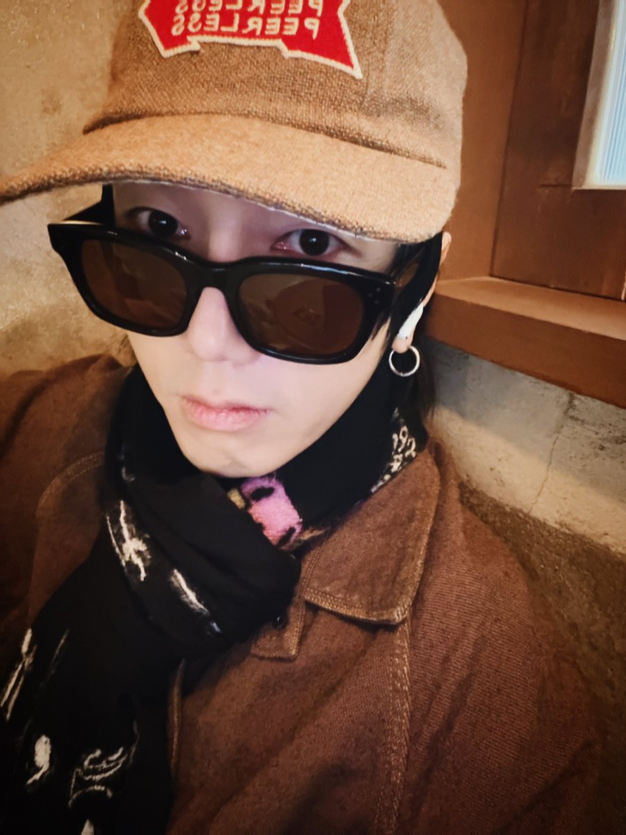 February is already coming to an end.
How has your winter been?
From next month, spring will begin — the season where all the stories that have been waiting to bloom finally unfold.
I hope happiness is always right by your side. 🪲