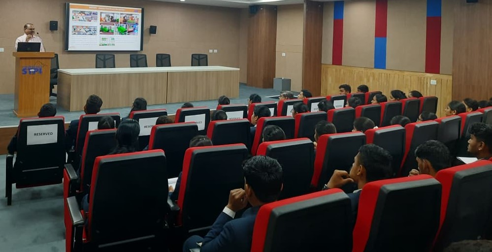 STPIPune's tweet photo. STPI-Pune organized an industrial visit for the students and faculties of SKP's Dnyansagar Institute of Management &amp; Research (DIMR), Pune wherein they were briefed about STPI services &amp; also explained role of #STPICoEs in fostering #startupsecosystem.

@stpiindia @arvindtw https://t.co/As54HRfusW