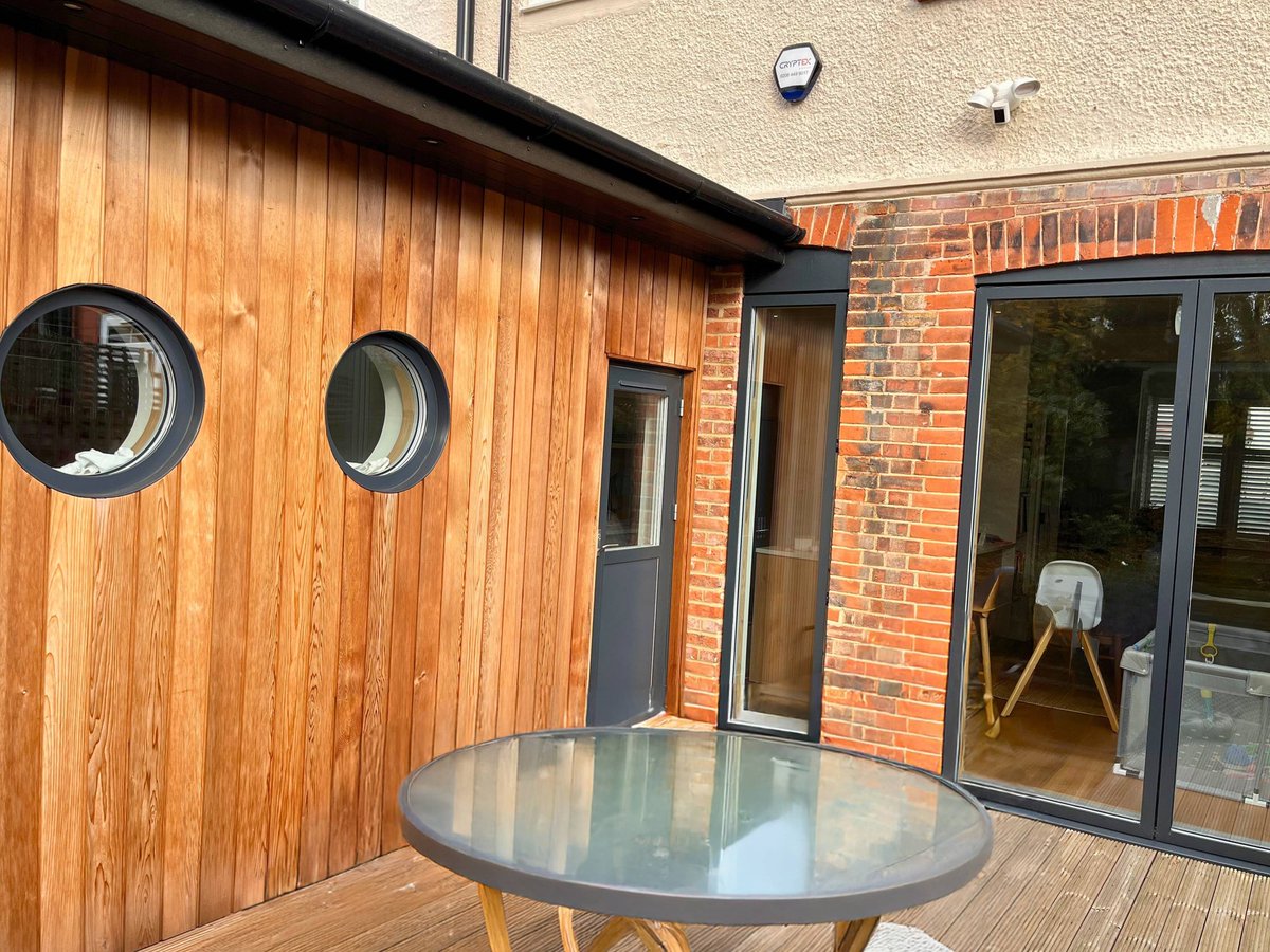 yordltd's tweet photo. 🔨 Design Drop Wednesday 🔨

Not every opening needs to be square or rectangular. This week’s #DesignDropWednesday is all about shaped windows.

Whether they are arched, gable-end, triangular, or circular, shaped windows add immediate architectural interest to a property. https://t.co/pTcu7ipBWZ