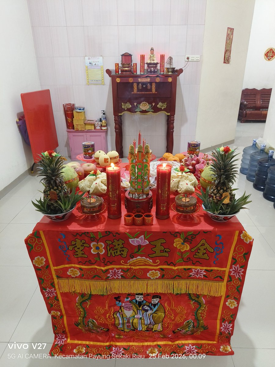 RikoEdiyanto's tweet photo. #CiaGekChue9Imlek2577/2026
#HariKebesaranDewaLangit&amp;Bumi
#PaiPaiThiKongCo🙏🙏🙏
#🏮🏮🏮🧧🧧🧧💥💥💥⛩️⛩️⛩️ https://t.co/UlJgYfMugi