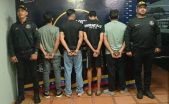 🚨 Capturaron a los de la riña por Salsa de Ajo

​PoliPortuguesa capturó a Rayzer Rodríguez, Julio Olmos, Pedro Fernández y Carlos Rodríguez por la agresión colectiva contra un ciudadano de 44 años en la Av. José María Vargas. El procedimiento se realizó en el barrio La Arenosa.