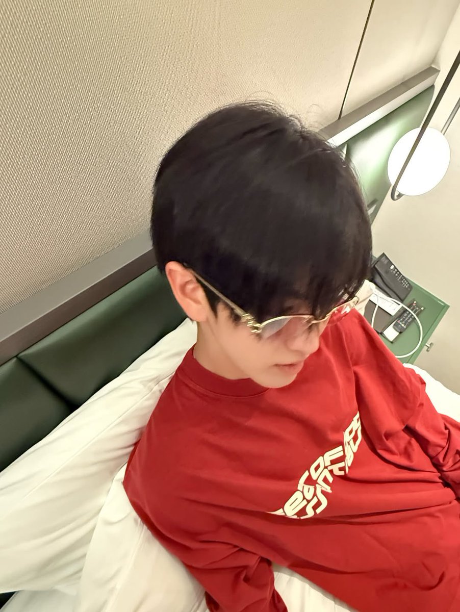 ถ้าเฮียพุเป็นคนถ่ายจริง อยากทราบนิดหน่อยถ่ายรูปนี้ด้วยฟิลเต้อไหนเหรอจ๊ะ