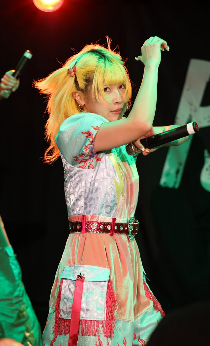 ryu3issei's tweet image. #SUPERNOVASHTOUR
スーリン色々発見した！
スーリンめっちゃ小さい！
スーリン顎引いたらキューティクル🤩

 #PIGGS
 #SURING