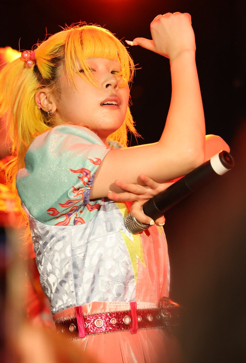 ryu3issei's tweet image. #SUPERNOVASHTOUR
スーリン色々発見した！
スーリンめっちゃ小さい！
スーリン顎引いたらキューティクル🤩

 #PIGGS
 #SURING