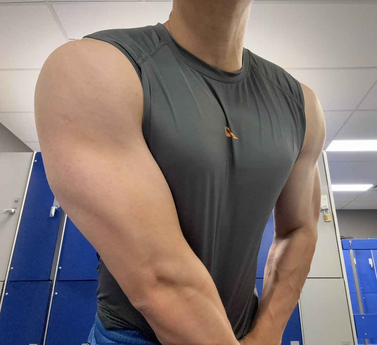 赫老师 tweet media