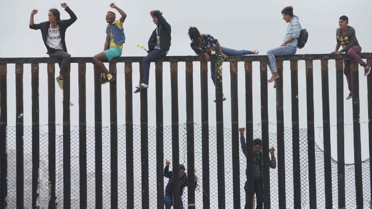 fuzzyfamily1's tweet photo. Democrats showed the Nation they put Illegals over US Citizens when they refused to stand when Trump said

 "If you agree with this statement, then stand up and show your support. The first duty of the American government is to protect American citizens, not illegal aliens."

They didn't stand up!!!!