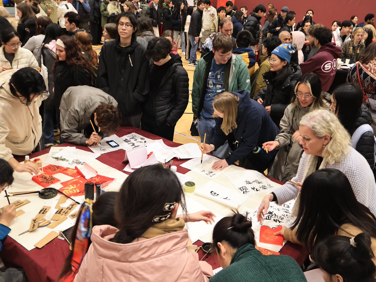 ConfuciusInst13's tweet photo. Chinese New Year Celebration in Galway 📷
On 15 February, the Confucius Institute of Chinese Medicine and Regenerative Medicine at the University of Galway welcomed over 600 guests to celebrate the Year of the Horse. https://t.co/fVfCMpc88y