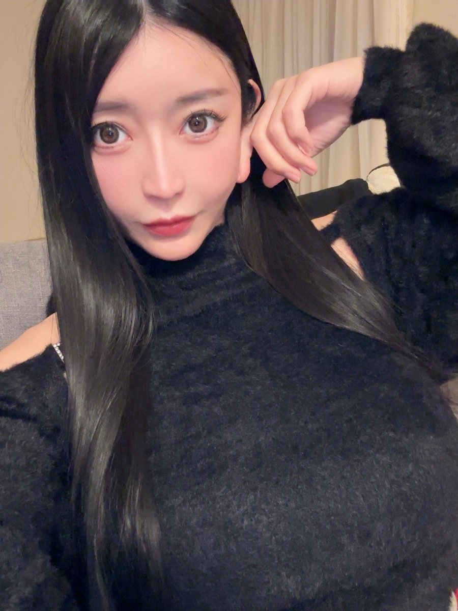 ゴンさんぢゃなくてイルミになりたいの😂
前髪なしで仕上げてもろた🐺🩶✨️

#美容室 #黒髪ロング
#1ミリでもいいなと思ったらRT https://t.co/jDMbSrTpAP