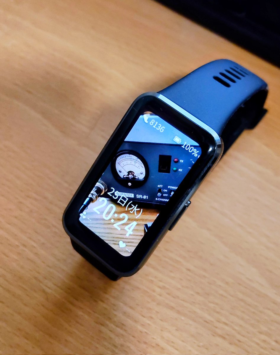 AichiAE899's tweet photo. 気分転換にHUAWEI Band 10を買ってみました⌚️✨
買ってから気づいたんですが、好きな写真を文字盤に入れられるんですね📸
ちょっと楽しい…😀 https://t.co/RXbQkbEAq3