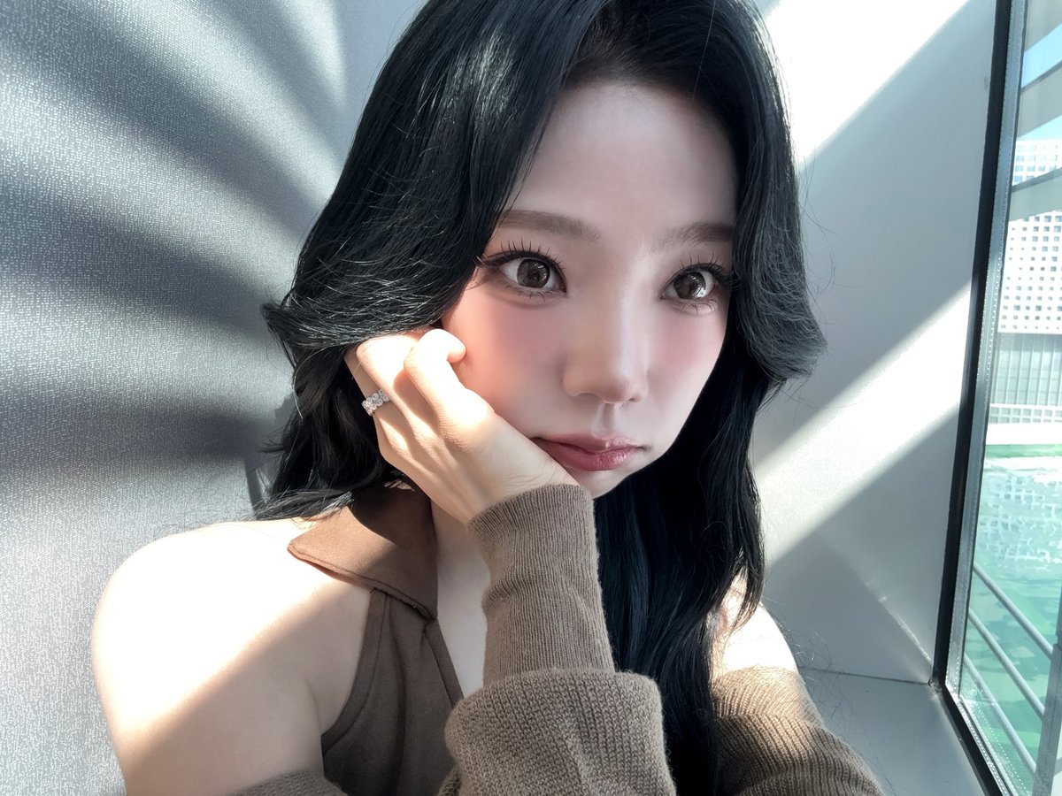 WJSN_Cosmic's tweet photo. [📷]
셀카도😉

#우주소녀 #WJSN
#Bloomhour #WJSN_10th_ANNIVERSARY https://t.co/wKDeFqALwK