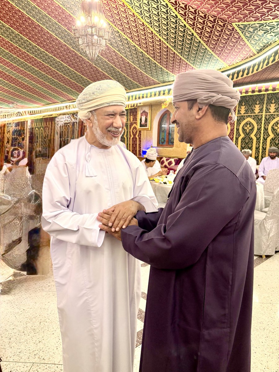 hamoodsnr's tweet photo. السيد علي بن حمود البوسعيدي وزير ديوان البلاط السلطاني سابقا شخصية ثقافية مُقدّرة للأدب والثقافة، سعدنا بلقائه والحديث معه في مبادرته السنوية المعتادة خلال شهر رمضان المبارك فبين عراقة الحرف وطموح الشباب أقامت مؤسسة "بيت الغشام" أمسيتها الرمضانية السنوية

#السلطان_هيثم_بن_طارق https://t.co/tafWl8gocA