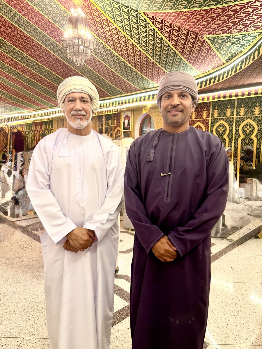 hamoodsnr's tweet photo. السيد علي بن حمود البوسعيدي وزير ديوان البلاط السلطاني سابقا شخصية ثقافية مُقدّرة للأدب والثقافة، سعدنا بلقائه والحديث معه في مبادرته السنوية المعتادة خلال شهر رمضان المبارك فبين عراقة الحرف وطموح الشباب أقامت مؤسسة "بيت الغشام" أمسيتها الرمضانية السنوية

#السلطان_هيثم_بن_طارق https://t.co/tafWl8gocA