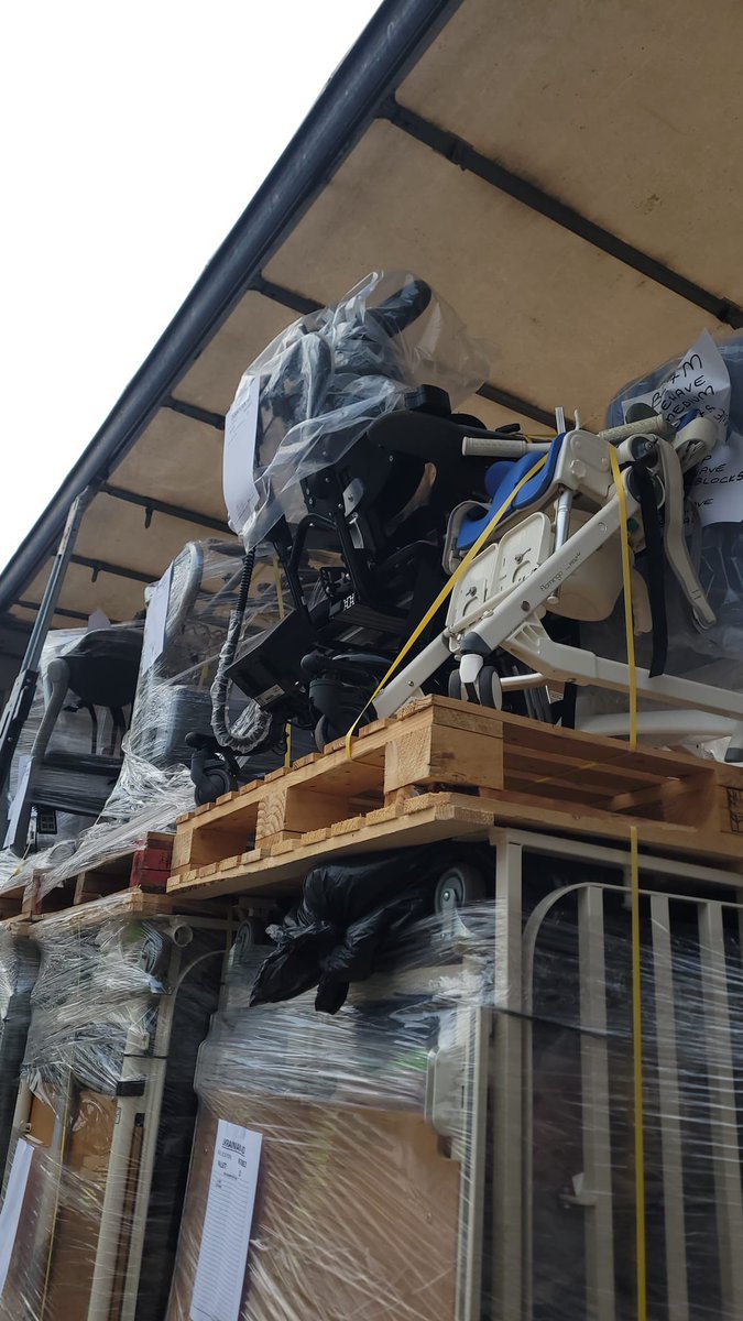 Surrey Stands With Ukraine tweet media