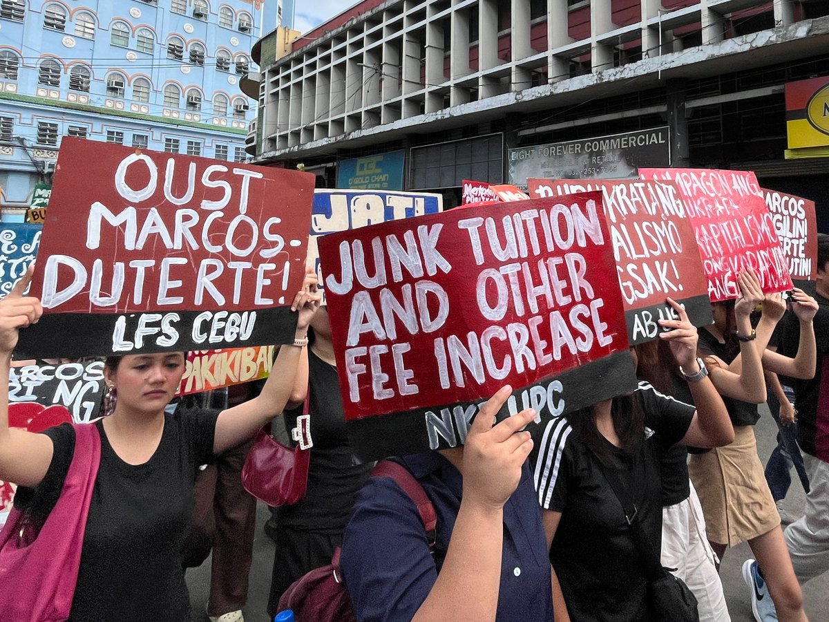 bulatlat's tweet photo. LOOK: Cebu progressive and multisectoral groups commemorate the 40th EDSA People Power Uprising by forwarding calls to never forget why the masses collectively ousted then-dictator Marcos Sr. | via Cris Fernan Bayaga/Bulatlat https://t.co/ix12tvH4lC