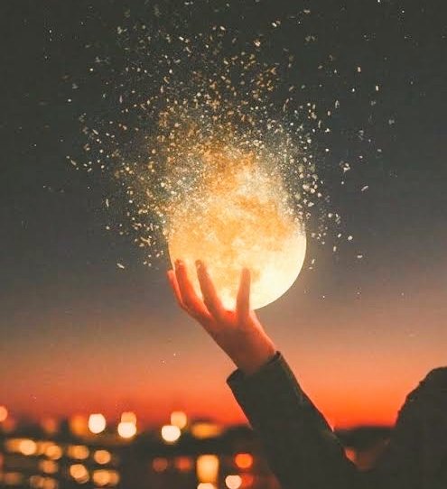 مثل شیشہ  ہیں  ہمیں  تھام  کے  رکھنا  محسن
ہم  تیرے  ہاتھ  سے چھوٹے تو  بکھر  جائیں گے
🍂

#داستان_دل #قومی_زبان #سرمایہ_زیست
#X_promo