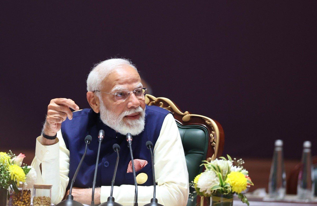 neeraj arora tweet media