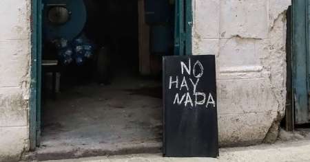 En Cuba está PROHIBIDO producir comida a gran escala y venderla directamente el productor. 
Si produces el estado te la compra por la fuerza al precio que establezcan. 
Por eso el campo no produce. No es el bloqueo es <a href="/DiazCanelB/">Miguel Díaz-Canel Bermúdez</a> y el <a href="/PartidoPCC/">Partido Comunista de Cuba</a> quien tiene al pueblo asfixiado