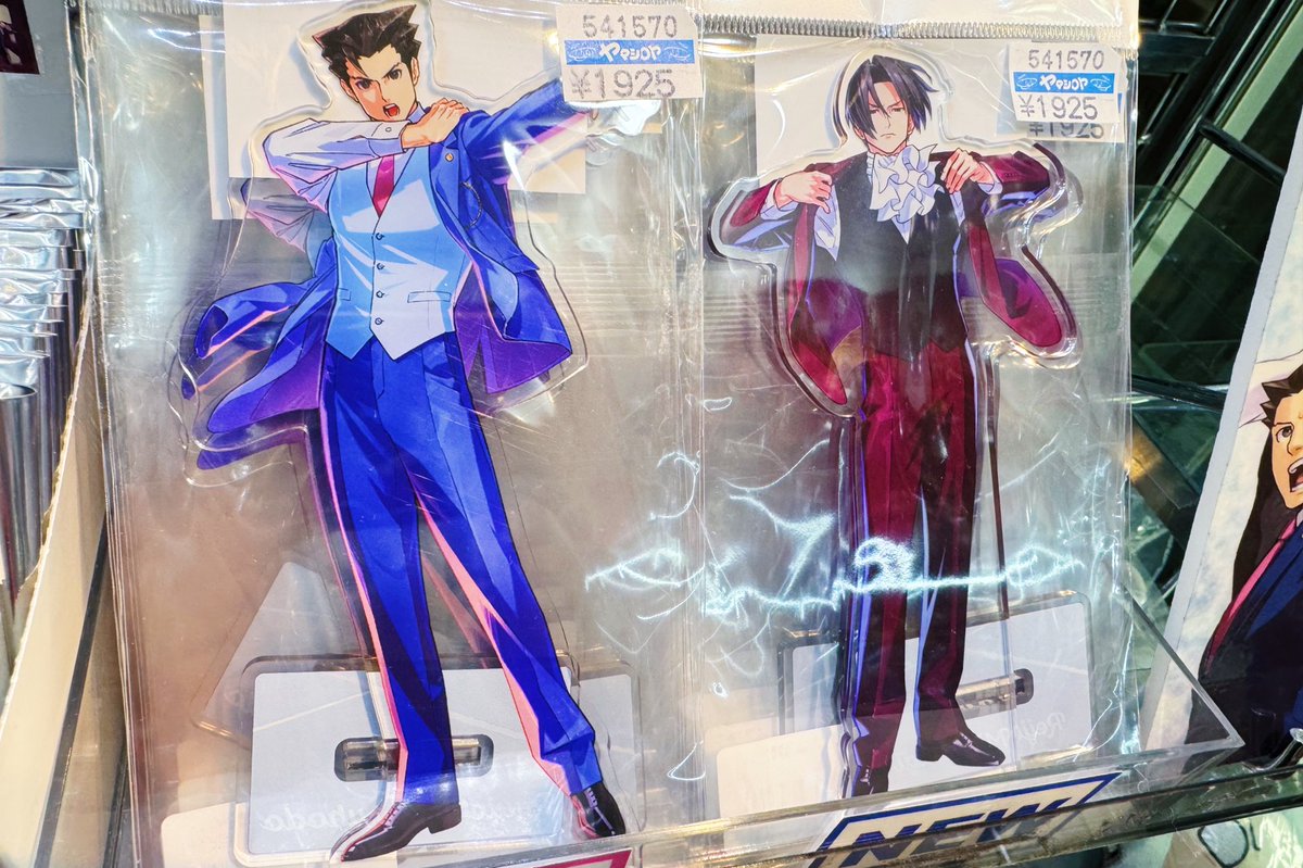 5階売場に新入荷🎵 「#逆転裁判」のアクリルスタンドやトレーディング