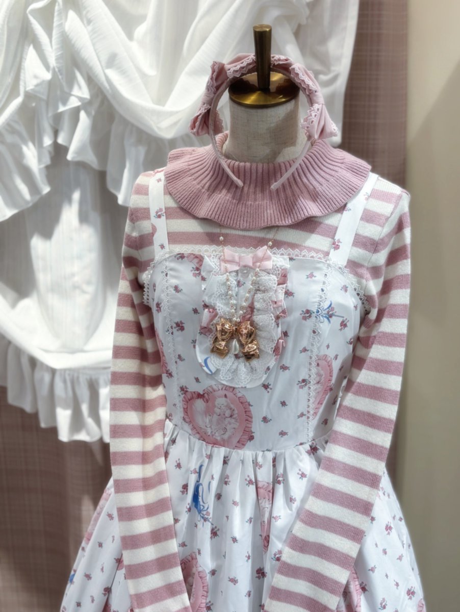 Chalmiere_opa's tweet photo. こんにちは✨ 
Chalmiere 河原町オーパ店です🎀 
この度、Xにて店舗公式アカウントを作成いたしました🎶 
店舗の在庫状況や新作アイテム、イベント等について発信させていただきます❣️
是非フォローお願いいたします🫶💕
 #ロリィタ  #シャルミエール  #chalmiere   #河原町オーパ https://t.co/mJu2jraejf
