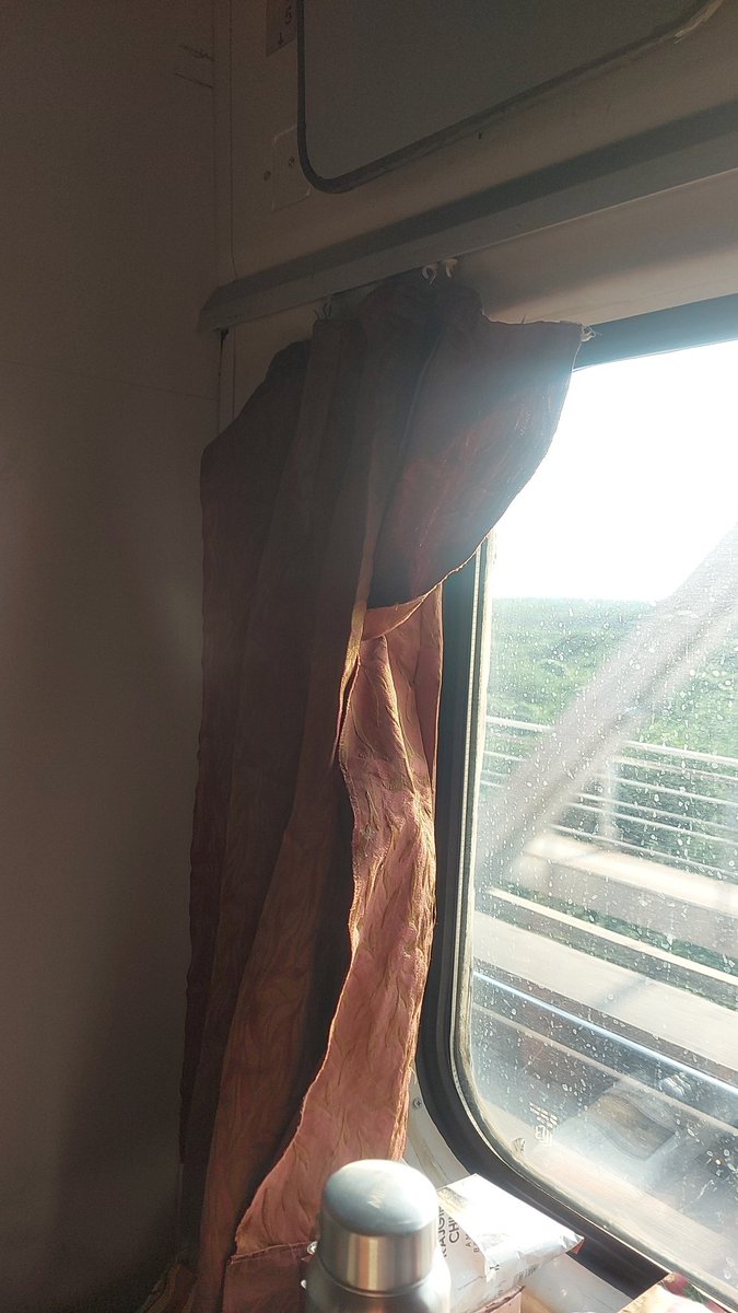 Rvinod6512's tweet photo. @Nher_who Great Indian LOOT Story 
#Modi3.0
Amrut kaal for #BJP POLITIRS
#Smart city t bharat  mess 
#AshwiniVaishnaw
Broken curtain rings torn curtains 
#Jo
#165333Ju Sbc Exp

@RailMinIndia
@RailwaySeva
@narendramodi @DrMohanBhagwat @Pawankhera @the_hindu https://t.co/KaaflqftIe