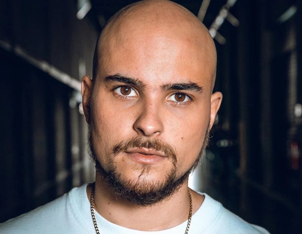 videoseguridad's tweet photo. @Amigopenquista Éxito de Augusto Schuster alias  Esteban Düch en el humor en Festival de Viña del Mar #Viña2026 #festivaldevina2026 #elfestival #humor #venezolano #estebanduech https://t.co/rgJYSgz8by