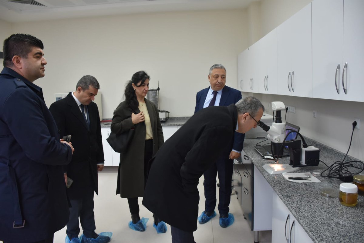 Denizbank Genel Müdürlüğünden Enstitümüzü ziyaret...

Değerli misafirlerimize enstitü müdürümüz Sn. Uğur Pırlak tarafından patatesle ilgili yapılan Ar-Ge çalışmaları hakkında bilgilendirme yapıldı.

Ziyaretçilerimize çok teşekkür ediyoruz.