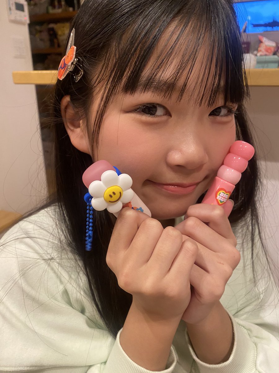 hiyori_piiiyo's tweet image. この前ね、かわいい化粧品買ったよ❤️
完全なるパケ買いだけど、どれも優秀な
一品でしたー✨✨✨
早くかわいくメイクしてお出かけしたい🥰

#MERCREW
#ひよたん
#js4