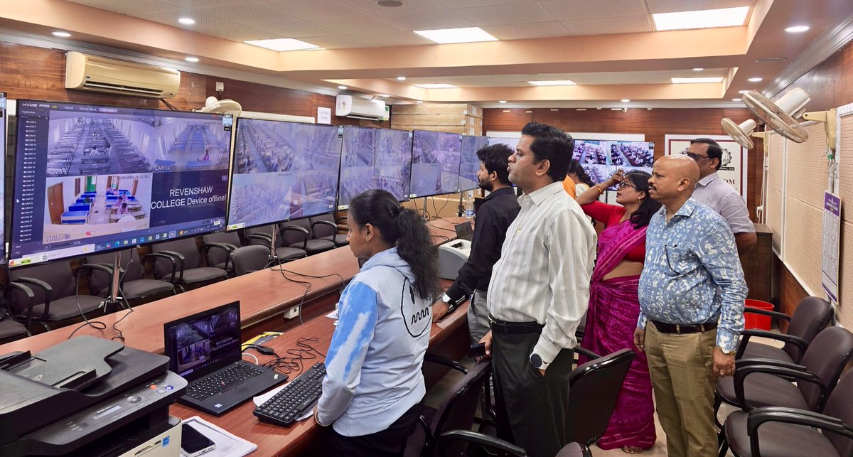 Dr. N. Thirumala Naik, Commissioner-cum-Secretary, visited the Command and Control Centre at the Council of Higher Secondary Education to observe the live feed from various examination centres conducting the ongoing Class XII Annual Higher Secondary Examination. He also reviewed
