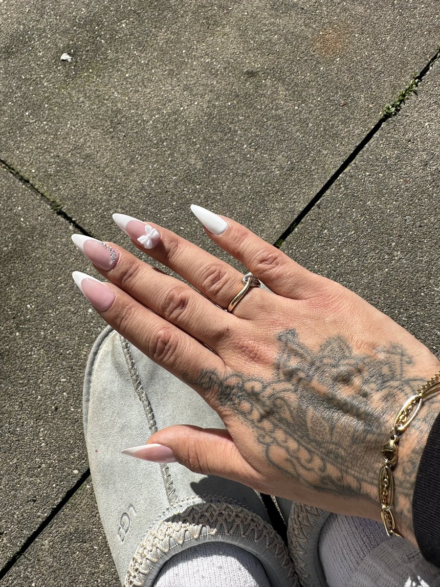 Goddess24K_'s tweet photo. New nails. Your weakness. https://t.co/XLA0kIweVo