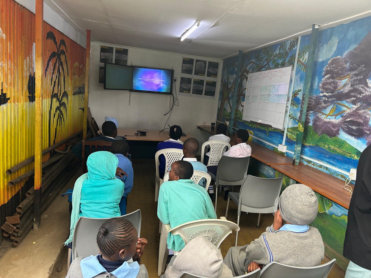 Polycom Girls 💛💙💖 tweet media