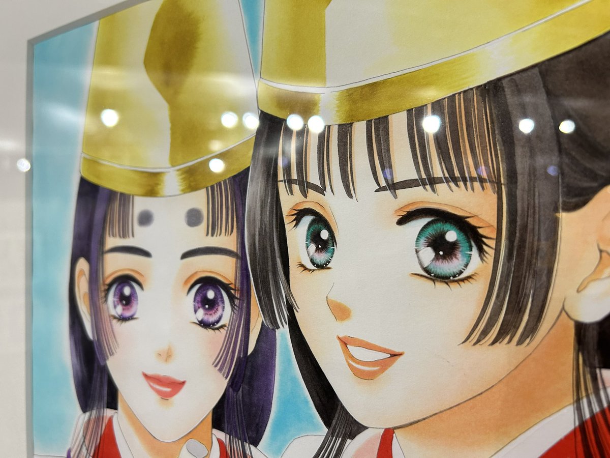 aidacrea's tweet photo. 特になんといってもこの瞳…印刷でも印象的ですが原画は本当にすごい！引き込まれます。緑色に薄いピンクがたまらないです。私もカラーの瞳の塗りにいろんな色を入れるのですがうえりん先生の影響です。
 #リョウ桜と揚羽展 https://t.co/BV9H43iRRN
