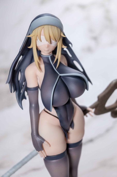 ガレキとして作って頂いた異世界の女たち5.0の修道女さんですがboothで出たらしいのでこちらでも宣伝しておきますよろしくお願いします!!! 