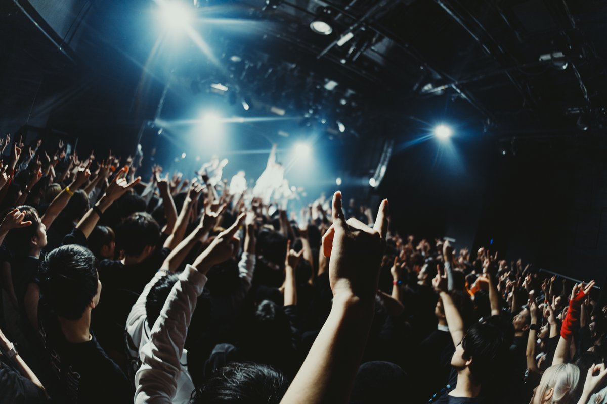 SSTPofficial's tweet photo. 【Face | Face | TOUR】
代官山 UNIT !!THANK YOU!!
SEE YOU NEXT
『MAGIC HOUR TOUR』
https://t.co/Bm1aIL0zvA
movie&photo by @LeoMoment_
#facetoface #magichourtour
#サバプロ #sstp
#survivesaidtheprophet https://t.co/HeOIzLTAZW