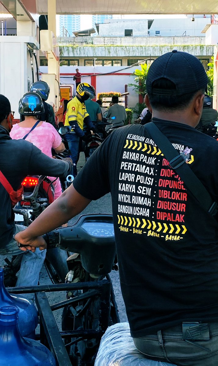 Kira kira tulisan yang ketutup apa yah?