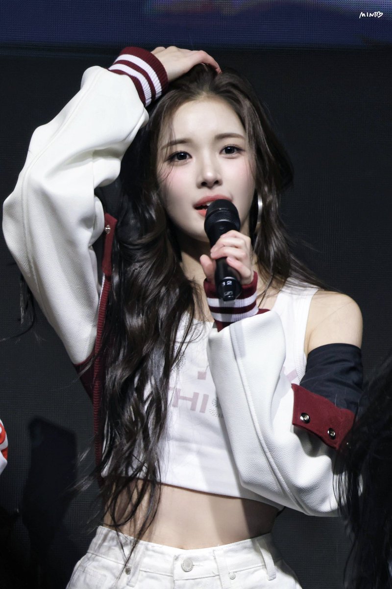 팡! tweet media